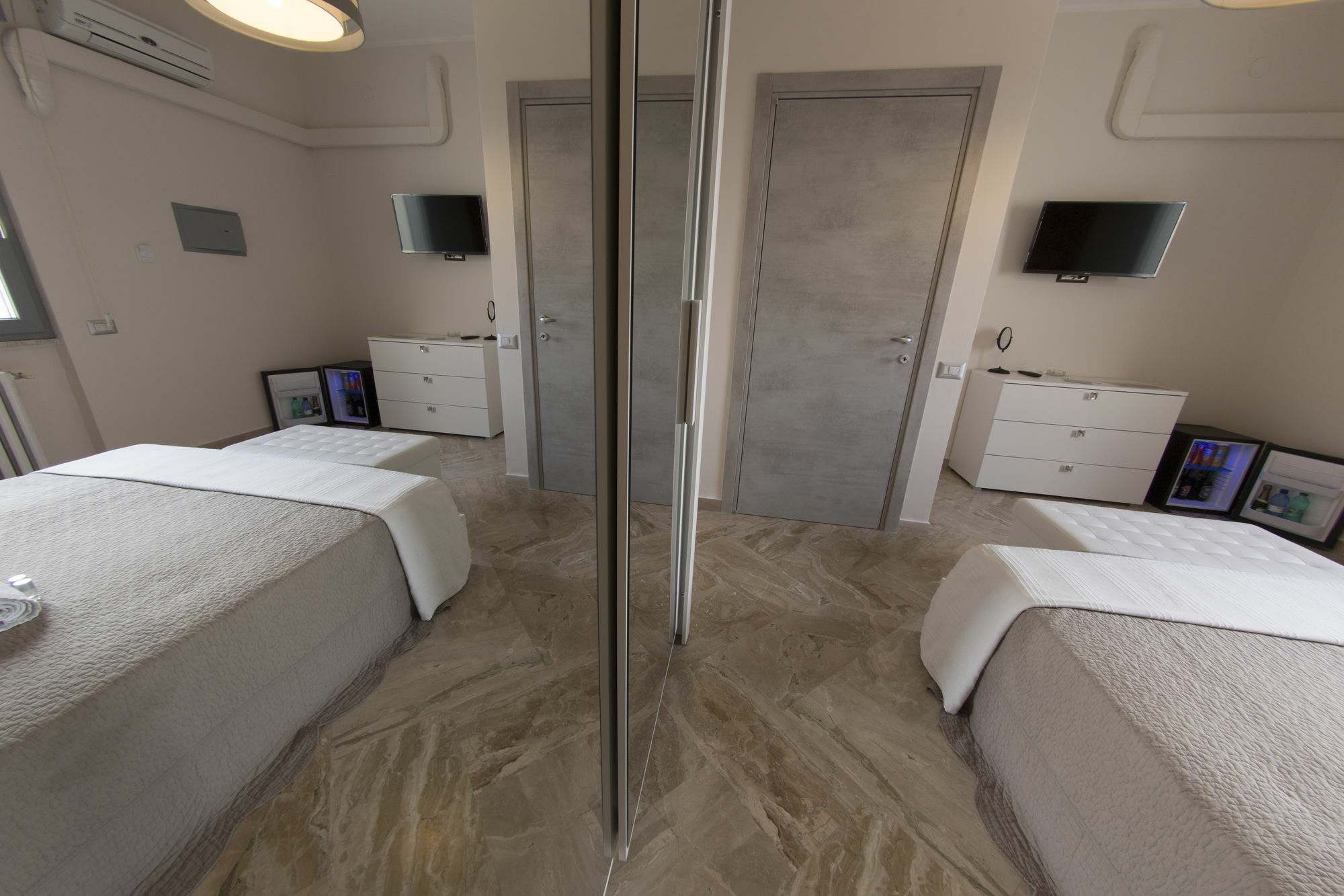 Penthouse Station Luxury Suites & Apartment Brindisi Exterior photo